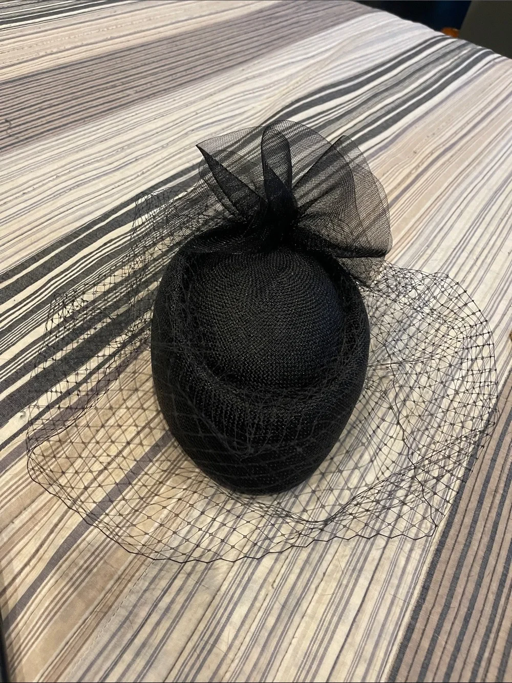 Black Fascinator Hat with Veil - Elegant Women's Accessory